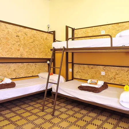 Equity Point Hostel Girona Girona