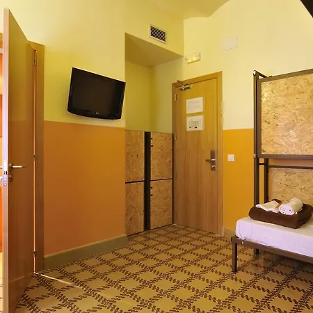 Albergue Equity Point Hostel Girona