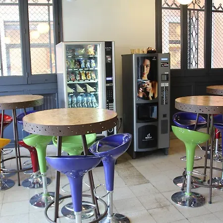 Albergue Equity Point Hostel Girona *