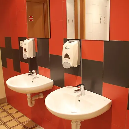 Equity Point Hostel Girona