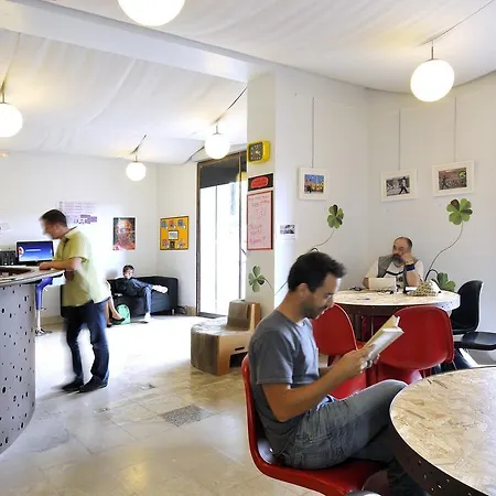 Equity Point Hostel Girona Albergue Girona
