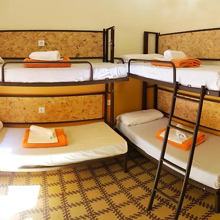 Equity Point Hostel Girona Albergue