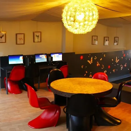Albergue Equity Point Hostel Girona *